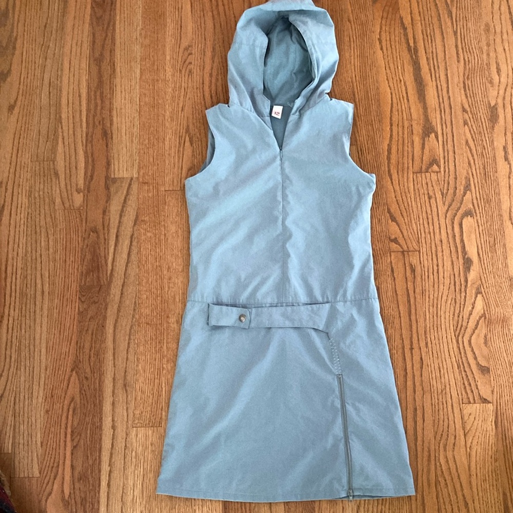 DPAM Rubber Wheels (French) dress with hood